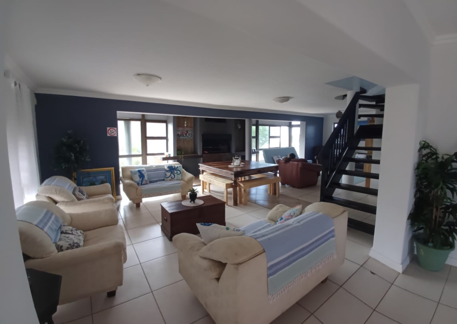 6 Bedroom Property for Sale in Paradise Beach Eastern Cape